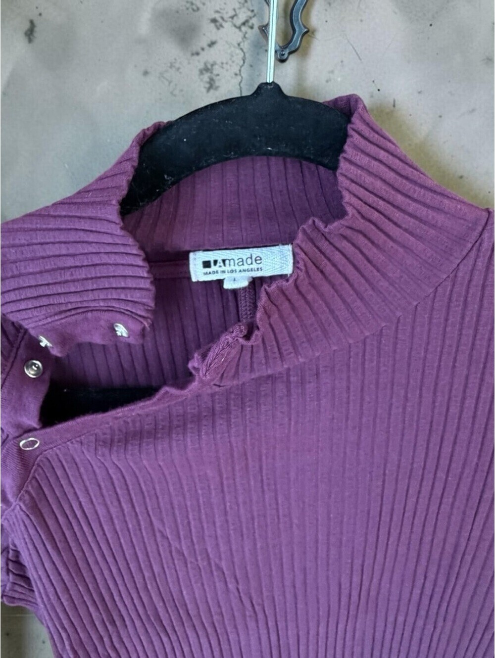 La made women’s large LONG SLEEVE SNAP TURTLENECK. NWOT